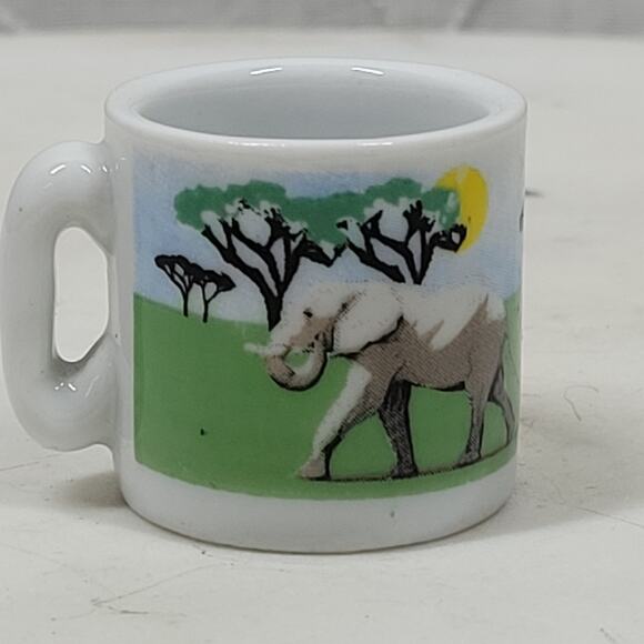 VTG Miniature Ceramic Safari Zoo Elephant Giraffes Mug Cup Collectible 1.25" - Picture 3 of 14